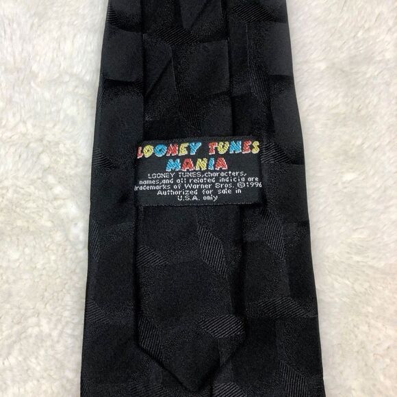 WARNER BROS LOONEY TUNES MANIA BLACK CHRISTMAS W CAST HOLIDAY NECKTIE - Picture 4 of 7